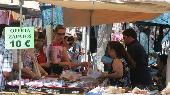 Mercadillo junto al estadio 