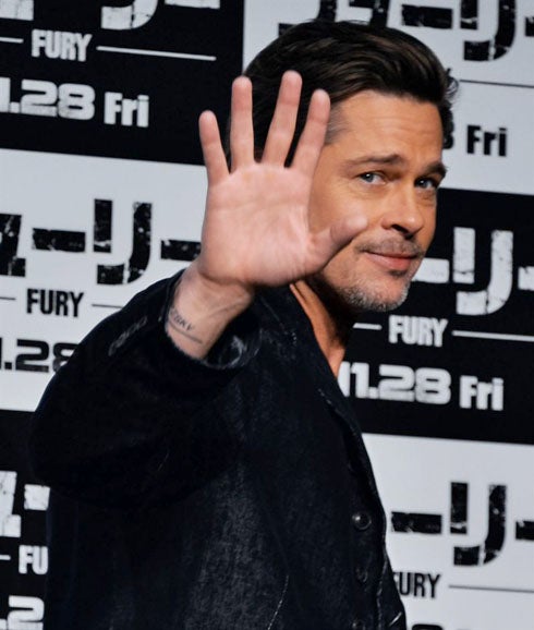 Brad Pitt se hace un tatuaje con las iniciales de Angelina Jolie y de sus seis hijos