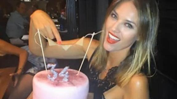 Helen Lindes, celebrando su cumpleaños