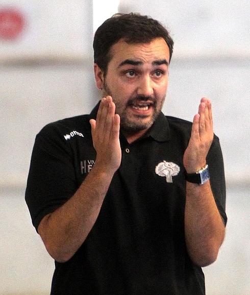 Álvaro Senovilla, durante un partido de la temporada pasada. 