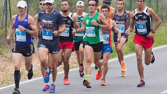 Rafa Iglesias, a la izquieda, ayer durante la prueba en Logroño. 