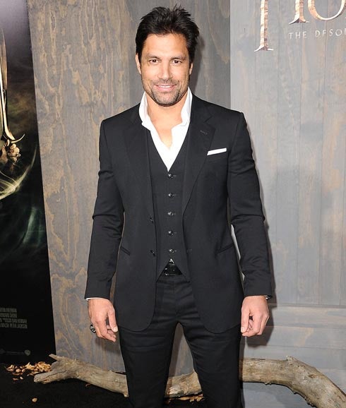 El actor Manu Bennett.