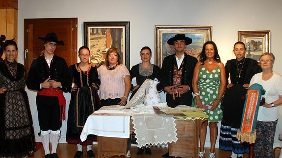 Presentación de la feria ‘Entre costuras y tradición’, ayer en Cuéllar. 