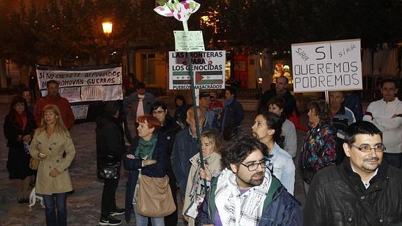 Concentración de apoyo a los refugiados celebrada el miércoles en la Plaza Mayor.