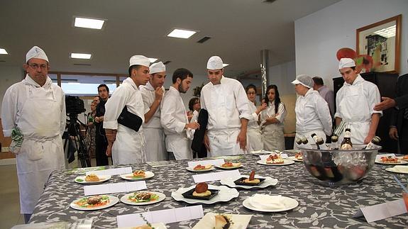 Algunas de las tapas, ayer, durante el Concurso Provincia De Tapas y Cócteles por Segovia. Antonio Tanarro