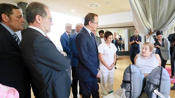 Vistta del ministro a la nueva Unidad.