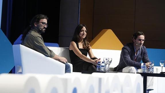 Antonio G. Encinas, Marta Panera y Borja Zamácola, durante la mesa redonda.