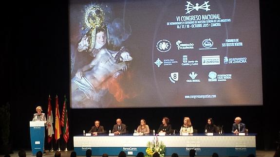 Congreso Nacional de Hermandades y Cofradías de Nuestra Señora de las Angustias, en el Teatro Ramos Carrión de Zamora.