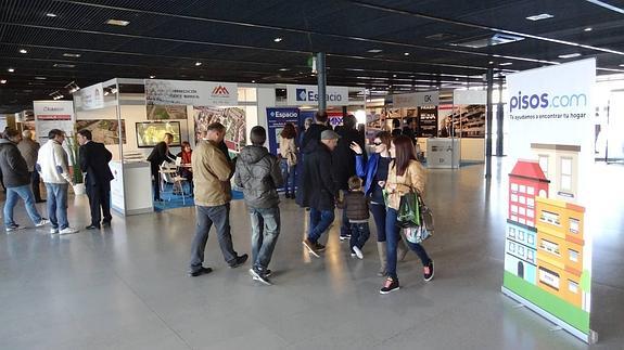 El II Salón de la Vivienda ha acogido a numerosos visitantes.