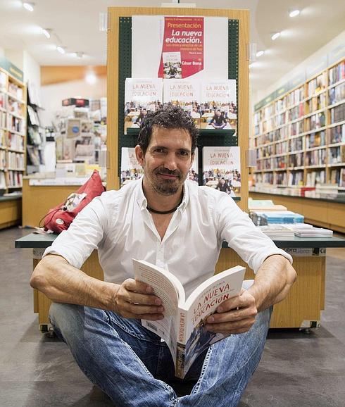 César Bona, con su libro superventas. 