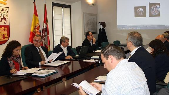 Los miembros del órgano territorial, durante la reunión. El Norte