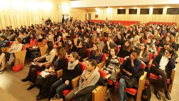 Ceremonia de bienvenida a los estudaintes extranjeros en la Universidad de Valladolid