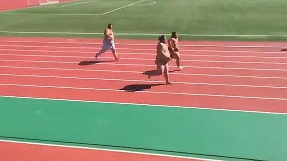 Luchadores de sumo a la carrera