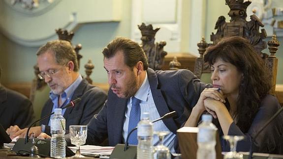 Óscar Puente, durante el pleno en el que se aprobó la bajada del sueldo del alcalde