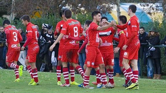 Los jugadores de Unionistas celebran uno de sus goles ayer ante el Onzonilla. 