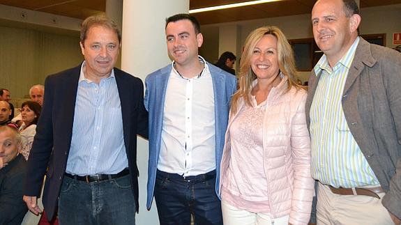De izquierda a derecha, Juan Luis Gordo, Carlos Fraile, Trinidad Jiménez y José Luis Aceves, durante la campaña electoral de las elecciones municipales. 