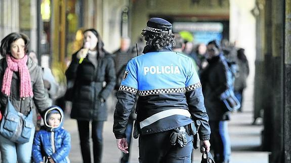 La comunicación de la Policía Local sigue de actualidad tras ocho años. 