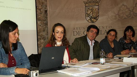 Marta Castro (izquierda) Mayte Ferreiro, Jesús García, Rosa Arranz y Olga Cuesta. 