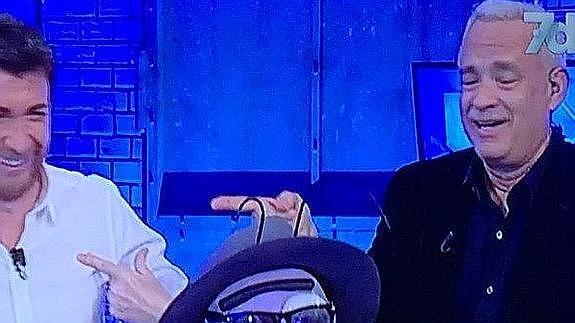 Pablo Motos con Tom Hanks en 'El Homiguero'.