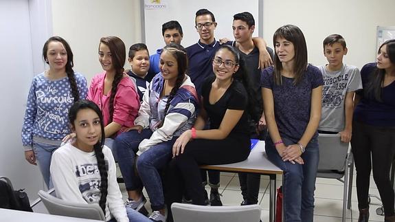 Un grupo de alumnos participantes en el Programa Promociona de la Fundación Secretariado gitano de Valladolid.