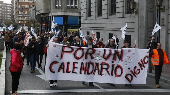 Manifestación de empleados de Auvasa, realizada este martes por Valladolid. 