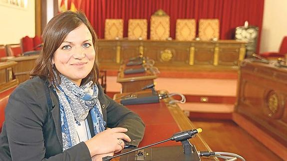 Lucía Heras, en el salón de plenos.