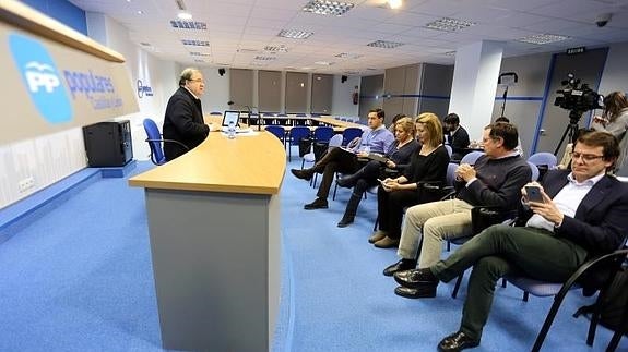 Juan Vicente Herrera, en su comparecencia de anoche para valorar los resultados.