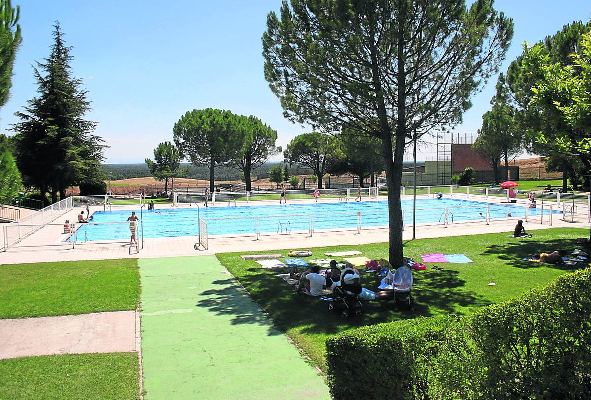 Instalaciones de las piscinas municipales de Cuéllar. 