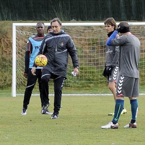 Miguel Ángel Portugal en el entrenamiento del martes del Real Valladolid.