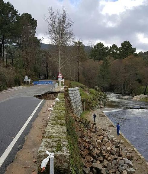 El temporal de lluvia y viento provoca desprendimientos en las carreteras del Valle del Tiétar