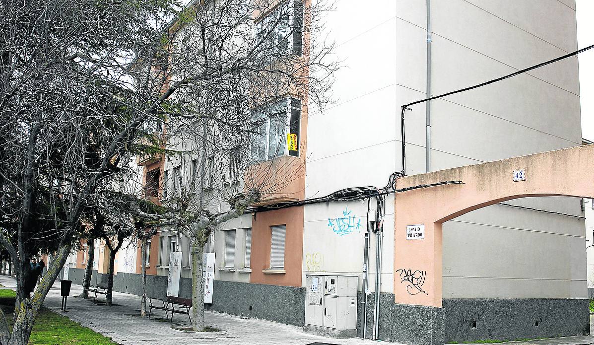 Adif pone a la venta siete viviendas de las antiguas Casas de la Renfe