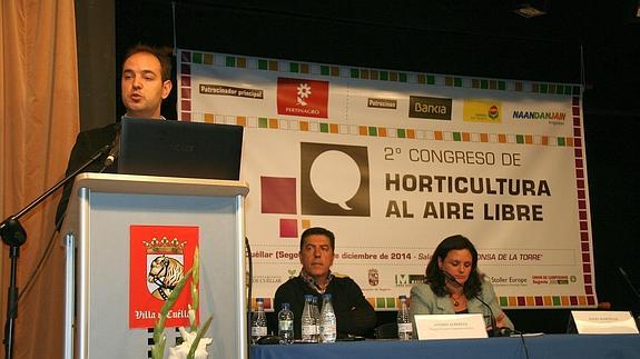 Andrés Albertos, director técnico de la Cooperativa Glus, en una de las ponencias del segundo congreso. M. R.