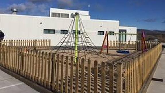 Exterior de la estación de servicio. 