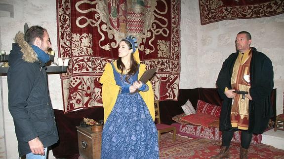 Visita teatralizada al castillo, principal producto turístico de Cuéllar. M. R.