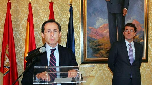 El senador Gonzalo Robles, en una recepción del Ayuntamiento como secretario de Cooperación Internacional. Ical