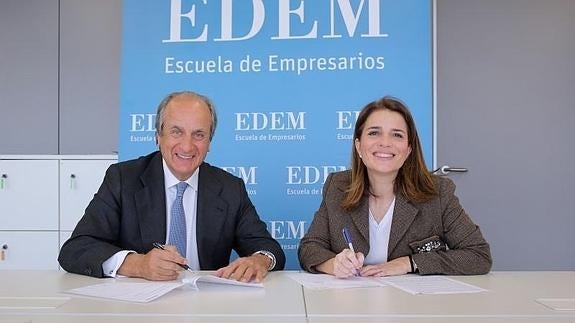 Juan Manuel González Serna, presidente de Grupo Siro y Fundación Grupo Siro, y Hortensia Roig, secretaria general de EDEM Escuela de Empresarios. 