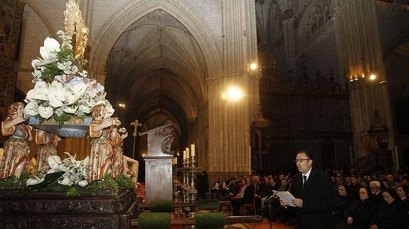 Polanco, durante la ofrenda a la Virgen de la Calle.