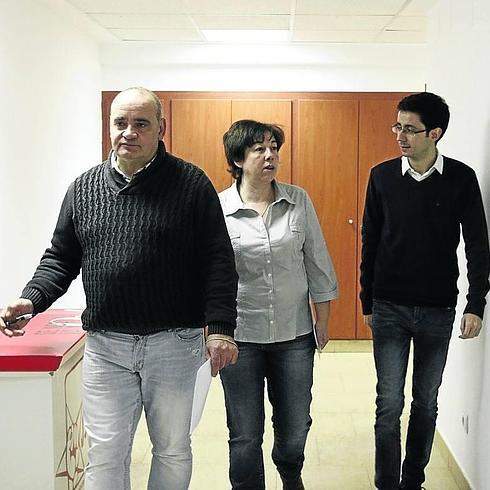 Manuel Gago, Carmen García y José Luis Mateos, ayer. 