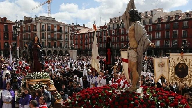 Procesión del Encuentro en la Plaza Mayor de Valladolid.