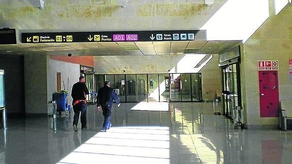 Interior de la terminal del aeropuerto salmantino de Matacán. 