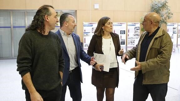 González Palacín (UCCL), Donaciano Dujo (Asaja), la consejera Milagros Marcos y Aurelio Pérez (UPA-COAG), antes de la reunión.