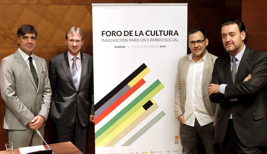 Fernando Gómez, izquierda, junto al alcalde, Javier Lacalle