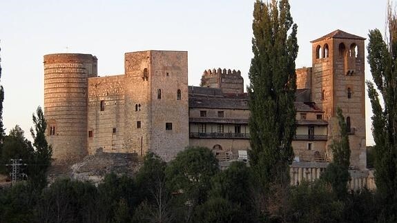Castillo de Castilnovo, enclavado en la localidad de Condado de Castilnovo, en Segovia. 