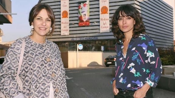 La directora Paula Ortiz y la actriz Inma Cuesta en el Festival de Cine de Medina. 