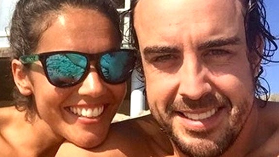 Fernando Alonso y Lara Álvarez se intercambian misteriosos mensajes tras su ruptura