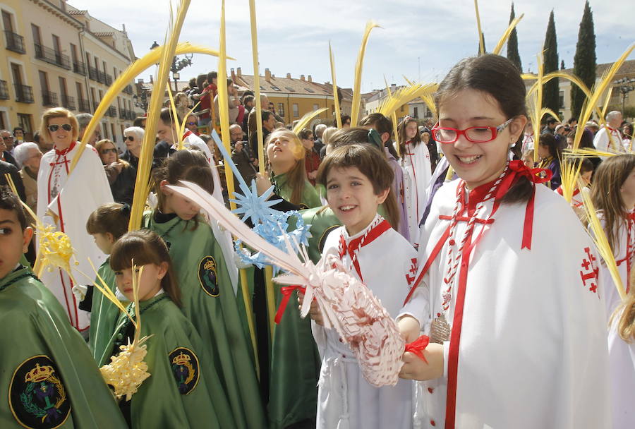 Varios niños participan en la Procesión de la Entrada de Jesús en Jerusalén del pasado año. 