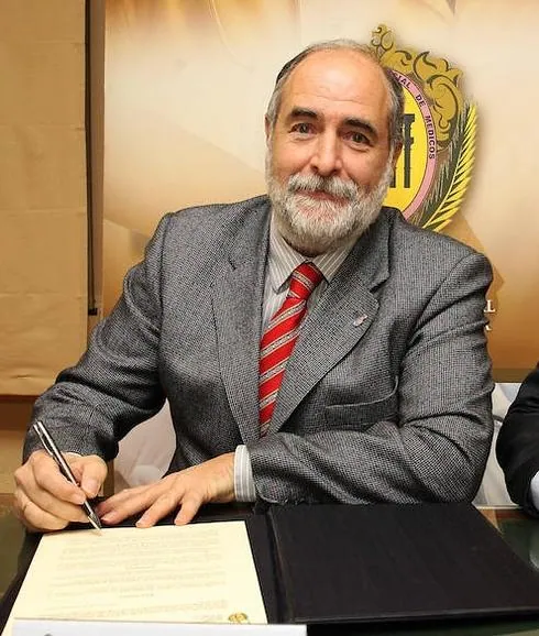 Francisco Javier Alcaraz, en la firma de un convenio recientemente. 