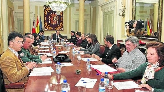 Comisión de asistencia al subdelegado del Gobierno.