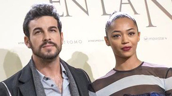 Berta Vázquez no dejó solo a Mario Casas durante la premiere de 'Toro'