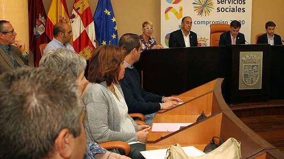 Presentación de los convenios del programa Crecemos en la Diputación.